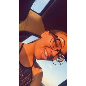 Meet your Posher, Makayla